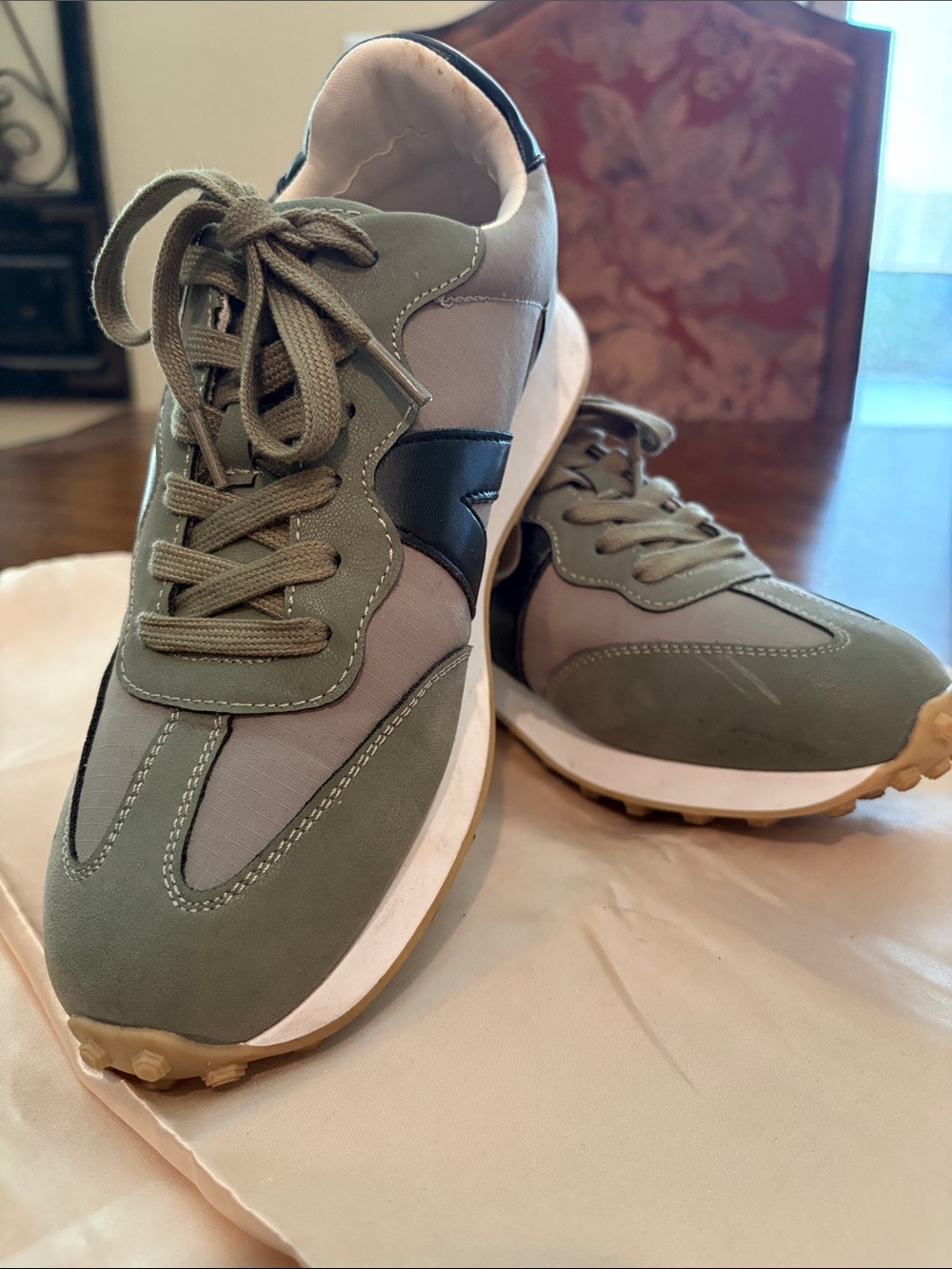 MIA Magnolia Sage Green Retro Sneakers Women’s Size 8